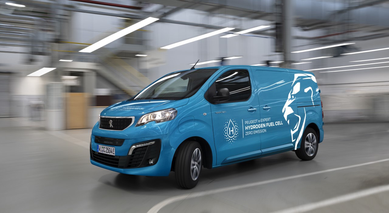 peugeot-e-expert-hydrogen-lateral-media-64b6ec8b8e335 peugeot e-expert hydrogen em movimento